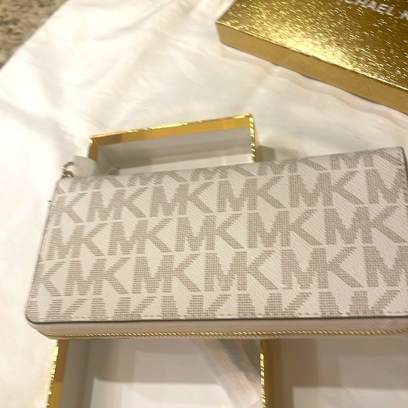 Michael Kors White and Gold Women's Wristlet NWT - Picture 9 of 10